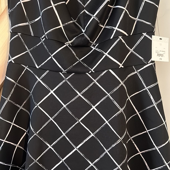 Liz Claiborne Black & White Dress, New w/Tags - Picture 7 of 7